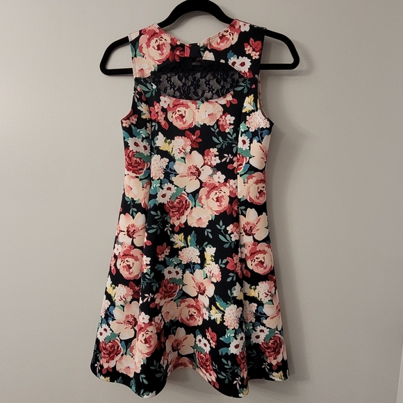 Abercrombie Kids Black Floral Dress Size 15/16 - Picture 3 of 8